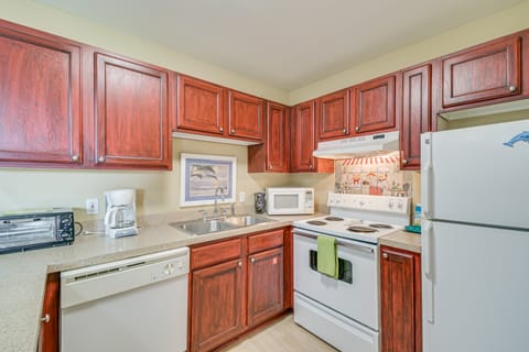 Gulf Shores Gem: Walk to Beach, 8 Mi to The Wharf! Apartment in West Beach