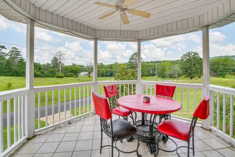 Beautiful Home < 1 Mi to Hot Springs National Park House in Hot Springs