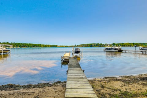Waterfront Berry Lake Getaway w/ Sunroom! House in Wisconsin