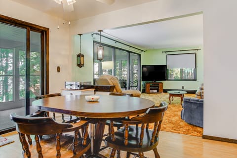 Waterfront Berry Lake Getaway w/ Sunroom! House in Wisconsin