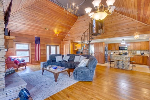 Waterfront Milton Home w/ Boat Dock! House in Alabama