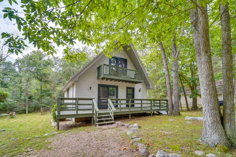 1 Mi to Massanutten Resort: Mtn-View Cabin House in Massanutten