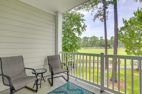 Golfer's Paradise: Myrtle Beach Gem w/ Course View Apartment in Carolina Forest