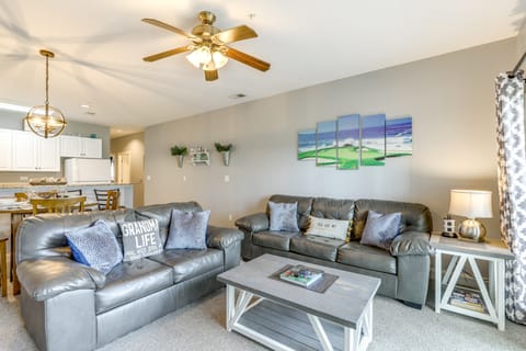 Golfer's Paradise: Myrtle Beach Gem w/ Course View Apartment in Carolina Forest