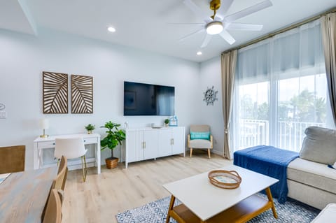 Steps to Dock & Sand! Waterfront Hudson Retreat Apartment in Hudson