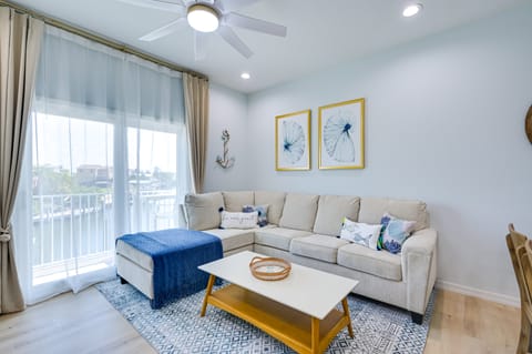 Steps to Dock & Sand! Waterfront Hudson Retreat Apartment in Hudson