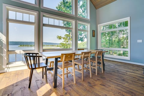 Maiden Rock Cottage w/ Fire Pit & Lake Pepin Views Cottage in Maiden Rock