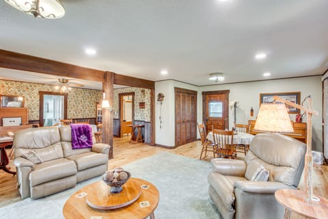 Erie Farmhouse w/ Fire Pit + Grill: Pets Welcome! House in Ozark Mountains