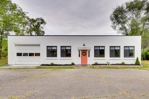 Modern Harrisonburg Home - 2 Mi to JMU! House in Harrisonburg