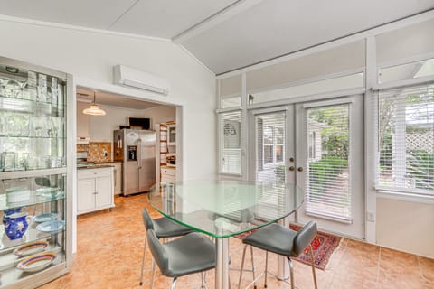 1 Mi to Beaches: Fairhope Home w/ Yard! House in Fairhope