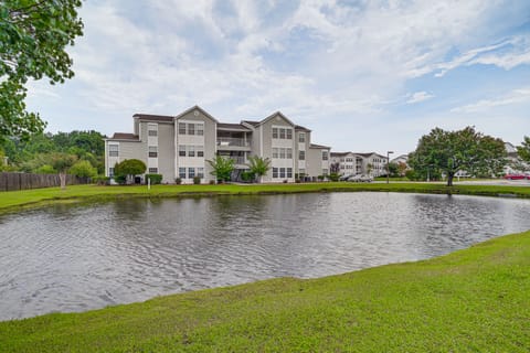 Pool Access & 2 Mi to Ocean: Myrtle Beach Condo! Apartment in Garden City