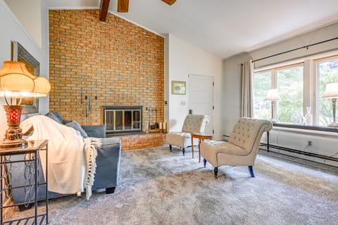 3 Mi to Michigan State: Duplex w/ Patio in Lansing Apartment in Lansing