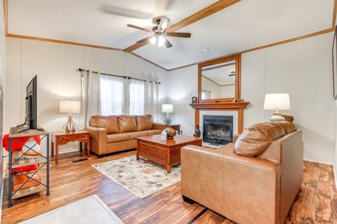 Relax, Swim & Explore: Home in Wimberley! House in Canyon Lake