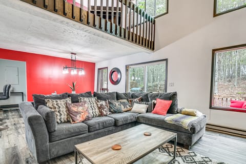 Wooded Tobyhanna Home w/ Fire Pit & Lake Access! House in Coolbaugh Township