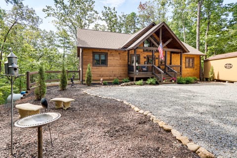 'Next Stop Heaven' Game Room & Multiple Decks House in Georgia