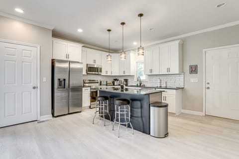 Walk to World Cup Play! Centrally Located ATL Base House in Atlanta