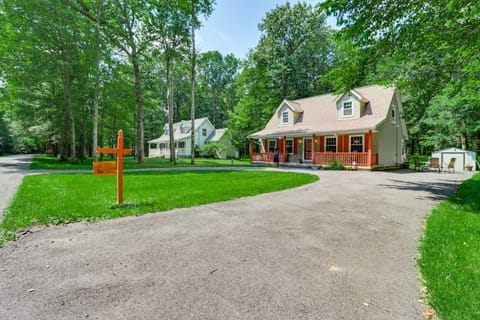 7 Mi to Big Boulder: Resort-Style Poconos Retreat House in Tunkhannock Township