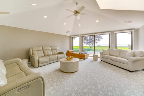 Luxury Waterfront Home in Chesterfield w/ Views! House in Lake Erie