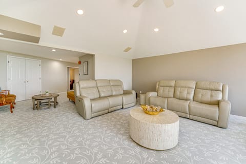 Luxury Waterfront Home in Chesterfield w/ Views! House in Lake Erie