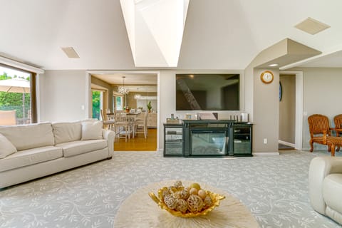 Luxury Waterfront Home in Chesterfield w/ Views! House in Lake Erie