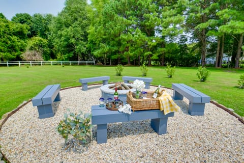 Multi-Level Group Escape 8 Mi to Ocean City Beach House in Worcester County