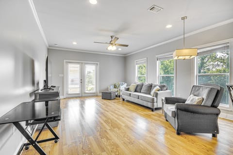 Biloxi Condo w/ Community Pool ~ Half-Mi to Beach! Apartment in Biloxi