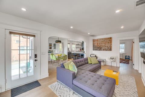 7 Mi to DTLA! Family Home w/ Furnished Deck House in Eagle Rock