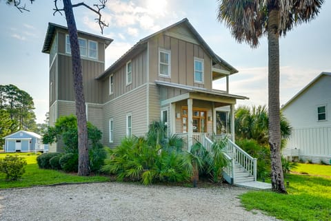 Beach & Pool Access: Peaceful St Teresa House House in Florida