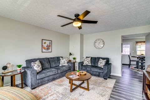 Inviting Bowling Green Escape w/ Smart TVs! Apartment in Bowling Green