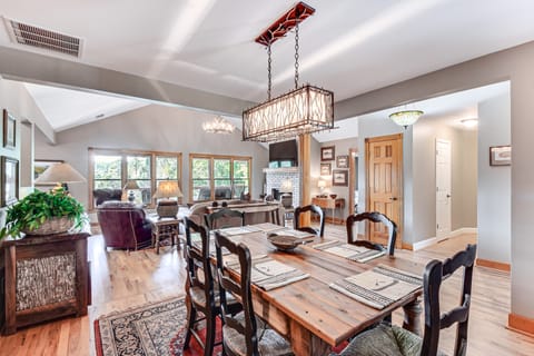 Mountain & Waterfall Views: Stunning Dahlonega Gem House in White County