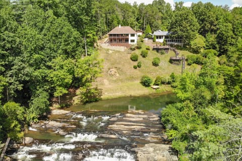 Mountain & Waterfall Views: Stunning Dahlonega Gem House in White County
