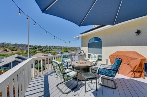 San Marcos Getaway w/ Deck & Lake Views! House in Lake San Marcos