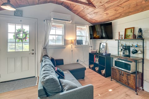 Isle La Motte Cabin ~ 3 Mi to Lake Champlain! House in Isle La Motte