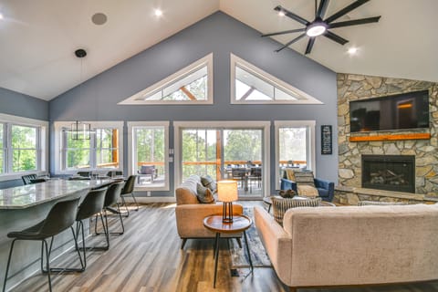 Hot Tub + Game Room! Family Connelly Springs Home House in Caldwell