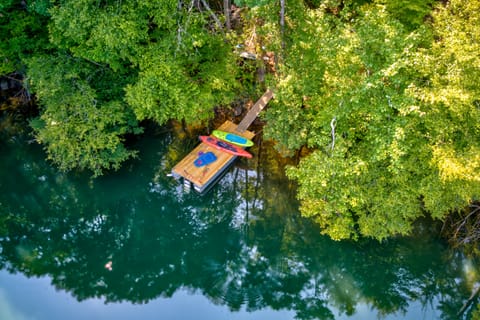 Lakefront Murphy Getaway w/ Deck, Dock & Kayaks! House in Tennessee