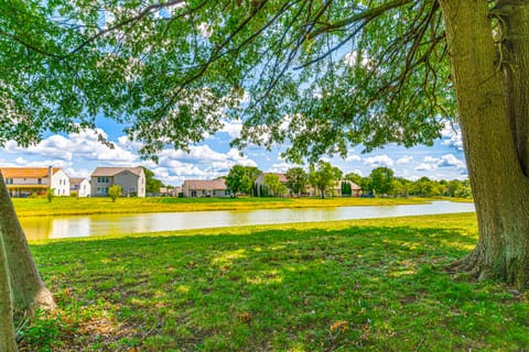 14 Mi to Lucas Oil Stadium: Fire Pit & Yard! House in Indianapolis