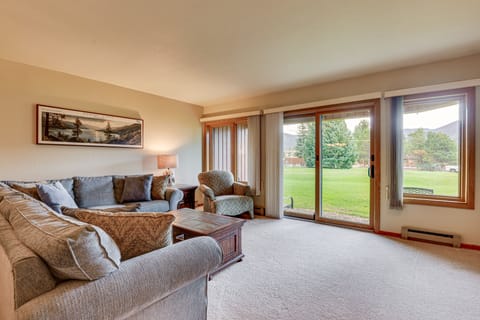 Steps to Shadow Mountain Lake: Grand Lake Condo Apartment in Grand Lake