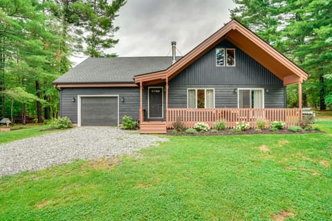 Stylish Catskills Retreat: Year-Round Adventure! House in Capital District, NY, USA