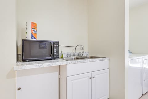 Walkable Mobile Apartment w/ Fenced-In Yard Apartment in Mobile