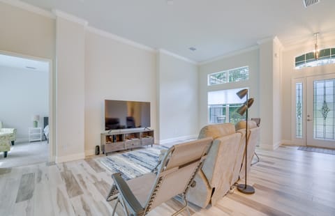 12 Mi to Crystal River! Home w/ Furnished Lanai House in Lecanto