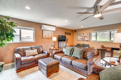 Roomy Tucson Home w/ Hot Tub & Pickleball Court! House in Tucson