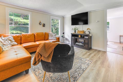 Peaceful Brookside Getaway ~10 Mi to Okemo Slopes! House in Chester