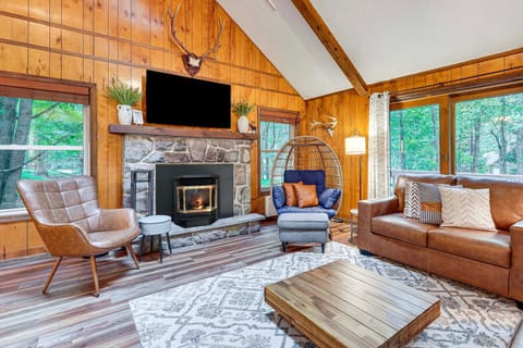 Pocono Lake Retreat: Ski & Explore at Pine Loch! House in Coolbaugh Township