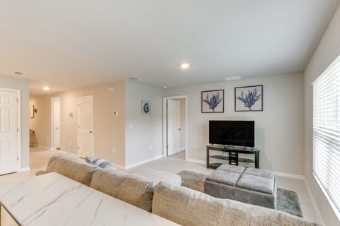 Screened Porch: Port Charlotte Home, 4 Mi to Beach House in Port Charlotte