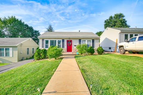 St Louis Home < 1 Mi to Forest Park! House in Saint Louis