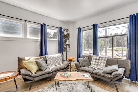 1 Mi to Green Lake: Family-Friendly Seattle Home House in Green Lake