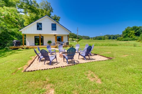 Modern Burkesville Home: 2 Mi to Dale Hollow Lake! House in Tennessee