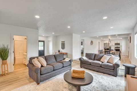 Charming Middlebury Retreat w/ Patio & Fire Pit House in Indiana