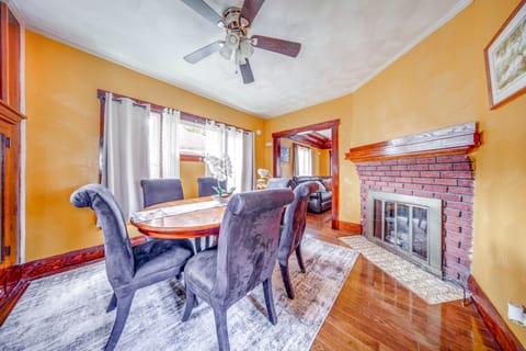 Family-Friendly Home: Walk to Lake Erie! House in Erie