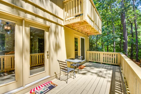 Private Balcony: Lake Keowee Home w/ Pool Access Apartment in Lake Keowee